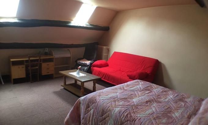 Mer Bed & Breakfast | Affordable Stay at The Ban Oven with Kitchen Amenities