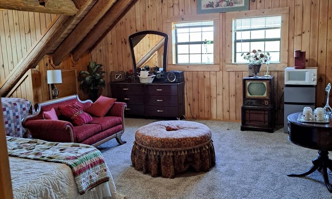 Mico Bed & Breakfast | Experience The Bandera Suite: A Premier Lakefront Retreat