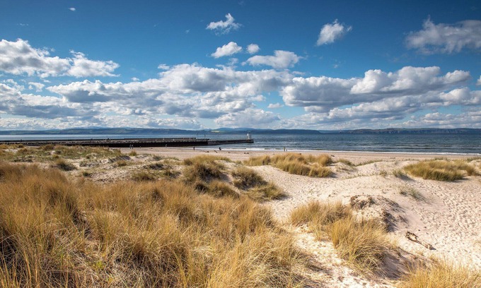 Nairn Hotel | Inviting The Bandstand: Family-Friendly Stay with Dining