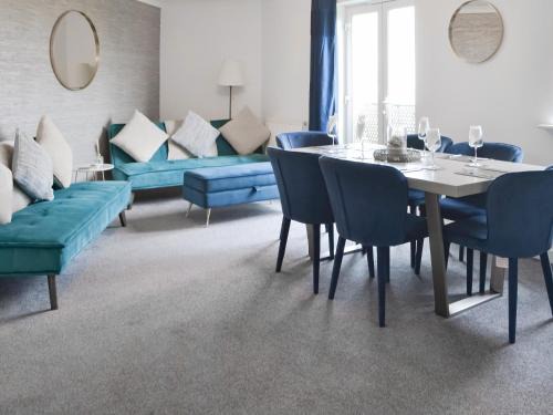 Blyth House | Family-Friendly Getaway at The Bandstand Sea View