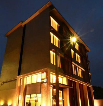 Chan Kasem Hotel | Budget-Friendly Bangkok Major Suite with Wheelchair Access