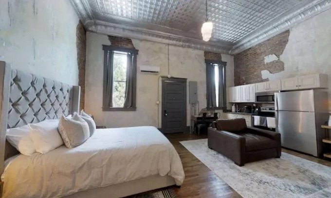 New Market Apartment | Unique Experience at The Bank - Tellers Quarters, 10/10 Rated