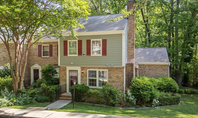 Cary House | Pet-Friendly Getaway at The Barbary @ Pirates Cove