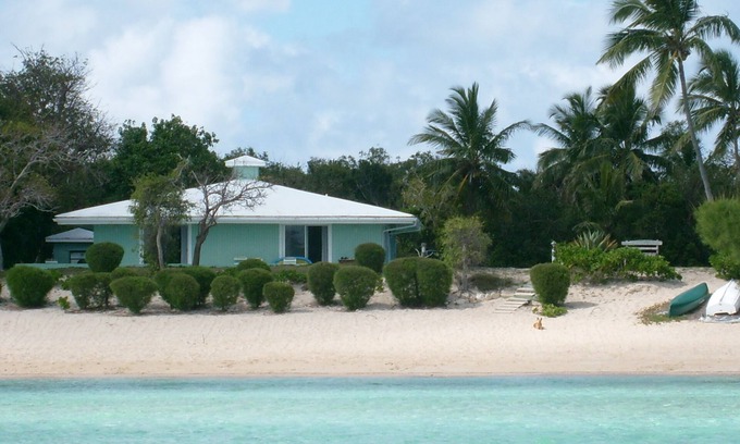 South Palmetto Point House | Beachfront Bliss at The Barefoot Beach House - 10/10 Rating