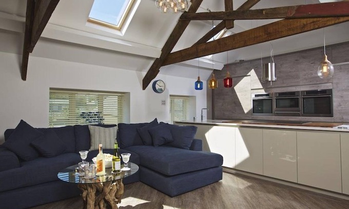 Torcross House | Family-Friendly Retreat at The Barn, Torcross by the Sea