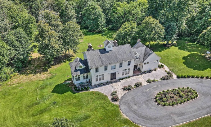 Beallsville House | Discover The Barn: A French Farmhouse for Your Escape