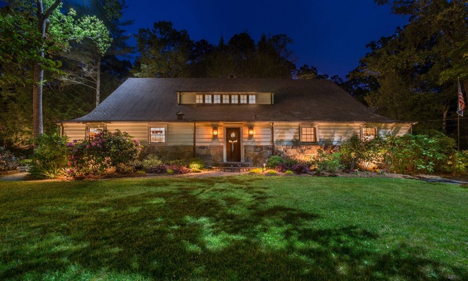 Lakemont House | Gather and Relax at The Barn at Lake Rabun - Family Retreat