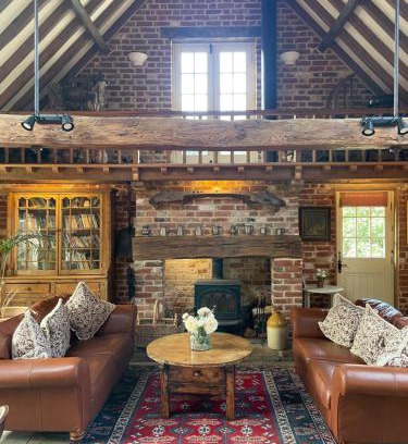 Dorking Villa | The Barn at Logmore Farm