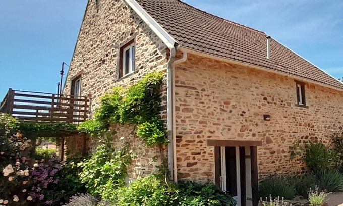 Vijon House | Discover The Barn at Vijon: Eco-Friendly Family Retreat