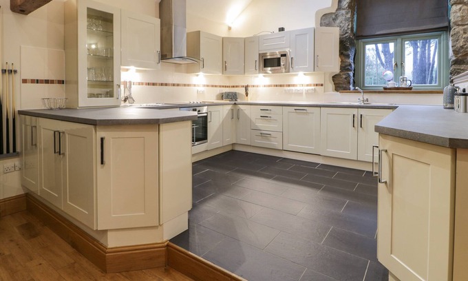 Talybont Cottage | The Barn by Lyons