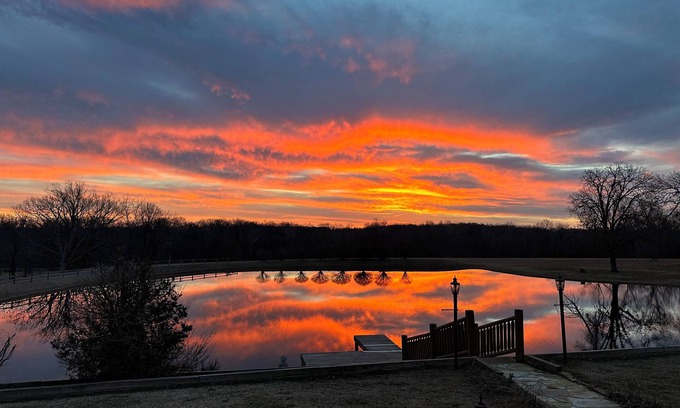 Bentonville House | The Barn Door: Serene Retreat Near Bentonville Attractions