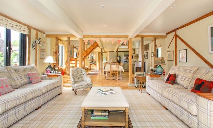 Stodmarsh House | Discover The Barn at Duckpitts Farmhouse, Bramling Canterbury