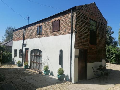 Long Sutton House | Inviting Stay at The Barn - Rated 9.4, Pet & Child Friendly