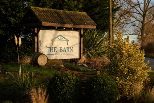 Marston Hotel | Explore The Barn Hotel & Spa with Pool and Pet-Friendly Stay