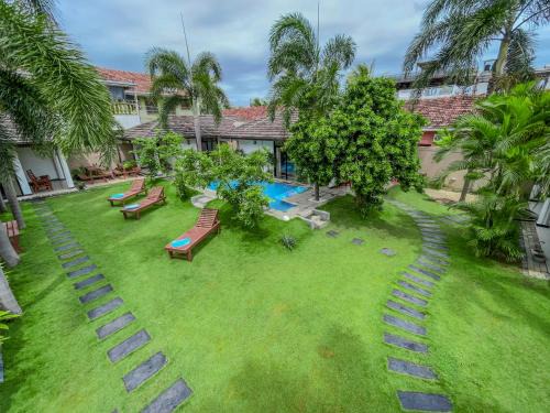 Daluwakotuwa Hotel | Cozy Barns Villas with Pool & Family Dining Experience