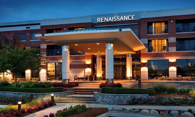 Novi Hotel | Discover The Baronette Renaissance Detroit-Novi Hotel