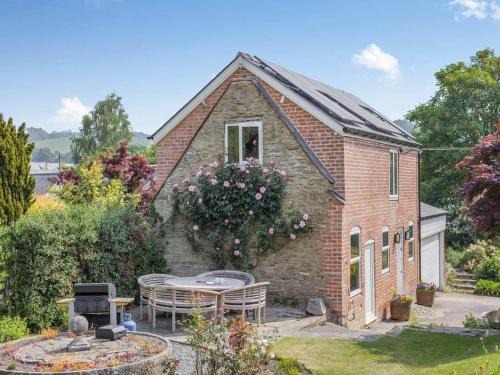 Leintwardine Apartment | Eco-Friendly Retreat at The Barrels in Leintwardine