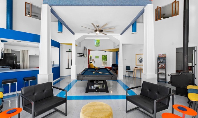 Seguin House | Discover The Bauhaus Getaway: Family Fun by the Creek