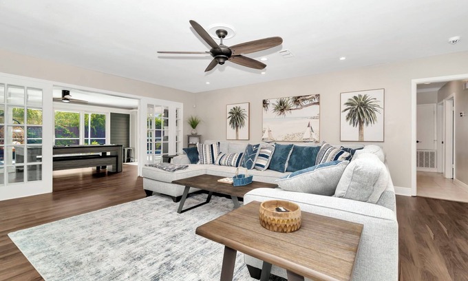 Bay Crest Park House | Experience The Bay Beach House: Pet-Friendly & Poolside Fun