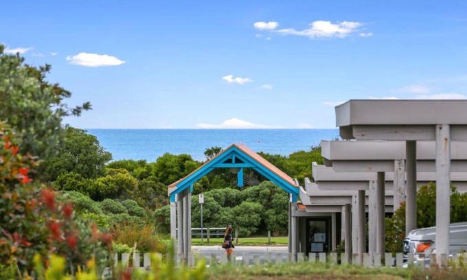 Apollo Bay House | Ocean View Retreat at The Bay Beach Studio - 4 Star Rated