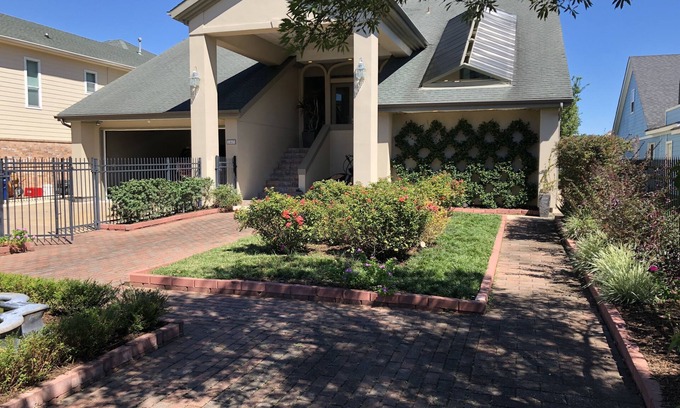 Clear Lake Shores House | Beautiful Bayfront Home with Elevator & Breathtaking Views