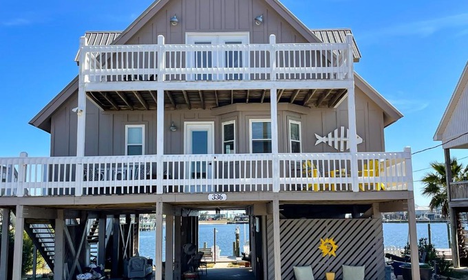 Royal Lagoons House | Discover The Bay House: Family & Pet-Friendly Retreat