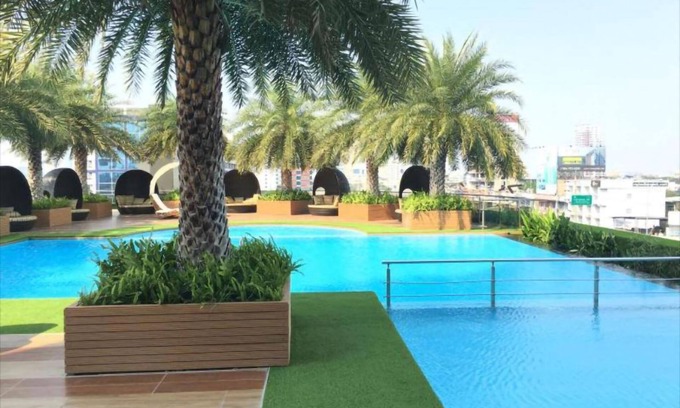 Chom Phon Hotel | Discover The Bazaar Hotel: Family-Friendly with Pool & Dining