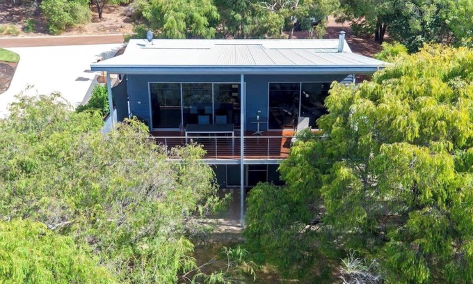Yallingup House | The Beach Box: Ocean View Retreat in Yallingup
