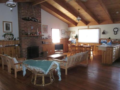 Smiths Beach House | Family-Friendly Retreat at 135 Back Beach Road Hotel