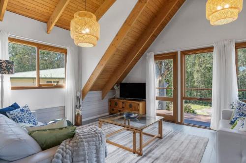 Bawley Point House | Beach Haven: Pet & Child-Friendly Retreat with Top Reviews