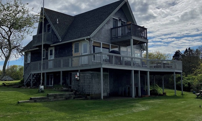 Block Island House | The Beach Haven House with spectacular views!