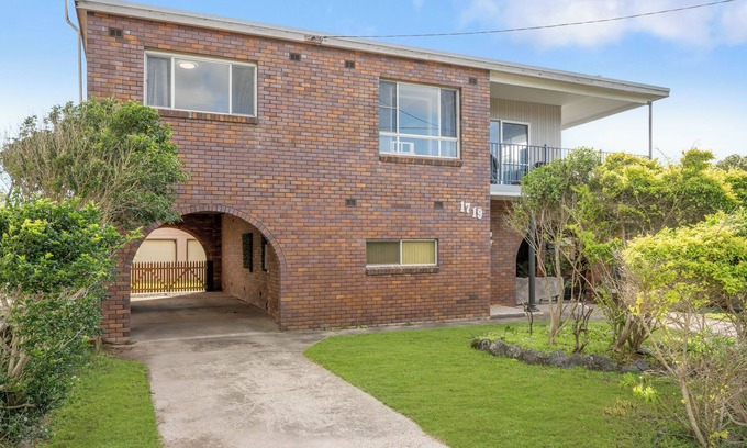 Lake Cathie House | The Beach House - 3 Bedroom home directly across from beach access.