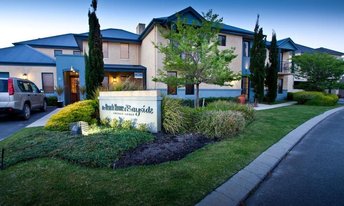Collingwood Park Hotel | Experience The Beach House At Bayside - 5-Star Ocean View