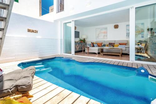 Costa Teguise House | Beach House Retreat: Private Plunge Pool & Roof Terrace