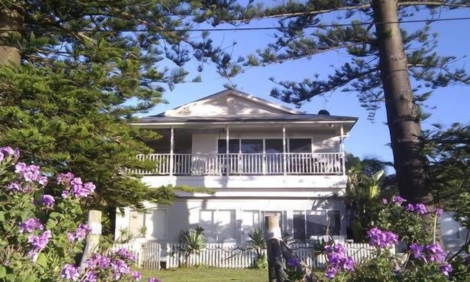 Patonga Apartment | The Beach House, Luxury Beachfront
