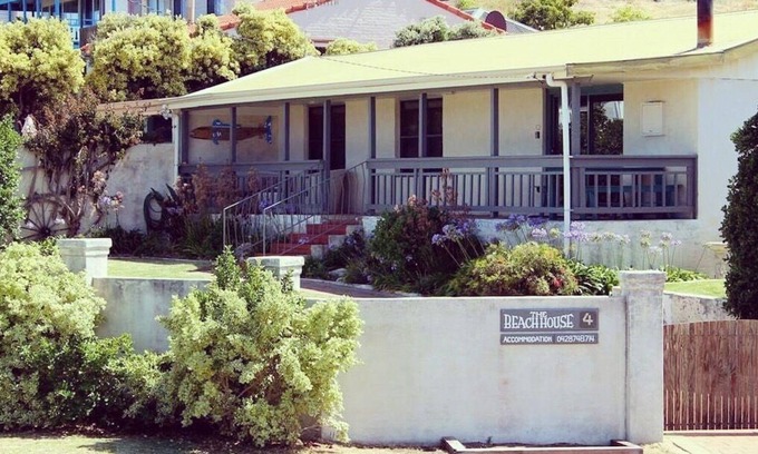 Prevelly House | Guest Rated 10/10: The Beach House - Prevelly Retreat
