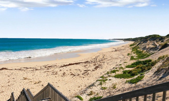 Two Rocks House | Beachfront Bliss at The Beach House Two Rocks - Rated 9.8