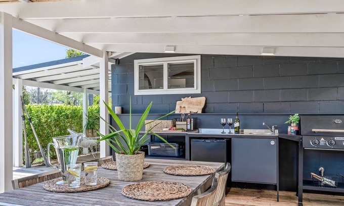 Vincentia House | Relax at The Beach Hut - Family-Friendly with Pool Access