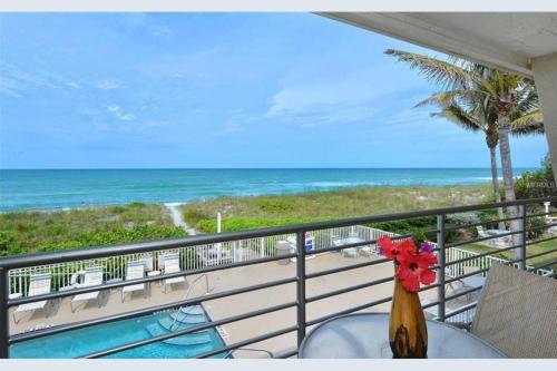 Longboat Key Apartment | Relax at The Beach on Longboat Key: Oceanfront Oasis Awaits