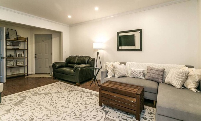 Sylvan Beach House | Beachfront Bliss at "The Beach Pad" - Rated 9.4/10!
