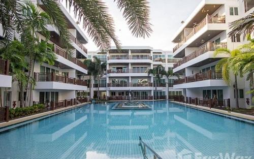 Cha-am Apartment | Cozy Getaway at The Beach Palace with Pool & Family Fun