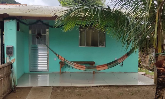 Mambucaba House | Cozy Stay at The Beach Path with Oceanfront Views