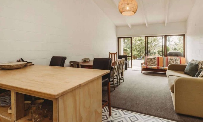 Oakura House | Beach Retreat with Ocean Views and 9.8 Guest Rating