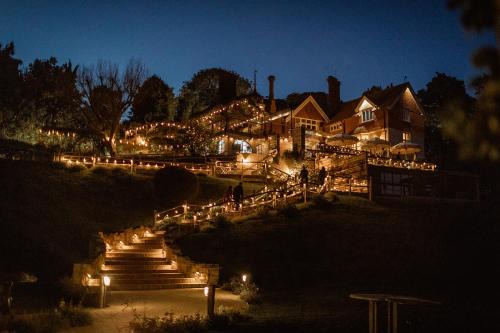 Langton Green Apartment | Eco-Friendly Haven at The Beacon: 4-Star Stay with Hot Tub