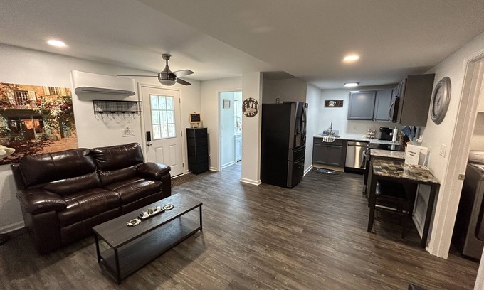 Jasper Apartment | Unforgettable Stay at The Bear Den - Family-Friendly Retreat