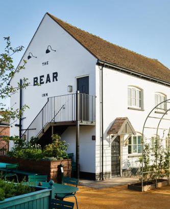 Hodnet Hotel | Discover The Bear Inn in Hodnet: 4-Star Comfort Awaits
