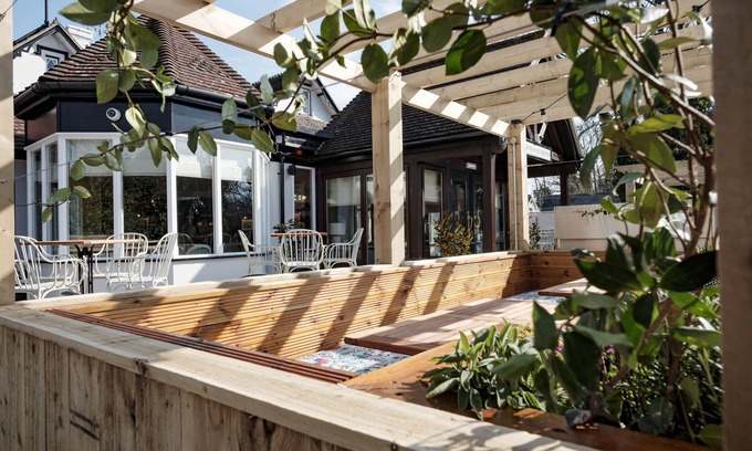 Burton Hotel | Discover The Bear of Burton: Family-Friendly Retreat