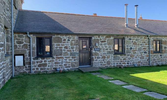 Penzance House | Pet-Friendly Hedgerows: Ocean View Near Sennen & Porthcurno