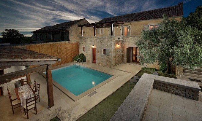 Prkacini House | The beautiful rustic Casa Nina with swimming pool is set in Central Istria.