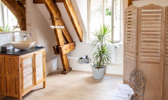 Reuil House | Cozy Stay at The Bed and Breakfast 1 for Your Getaway